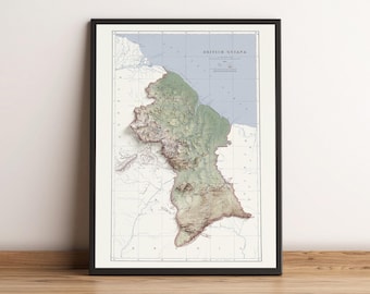Puede incluir: Un mapa vintage de la Guayana Británica, que muestra la topografía del país en tonos verdes. El mapa está enmarcado en negro y tiene un fondo blanco.