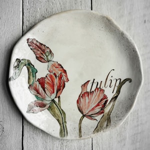 Prato de cerâmica de tulipas, louça pintada à mão, decoração estilo vintage, decoração de tulipas, decoração de parede, louça rústica