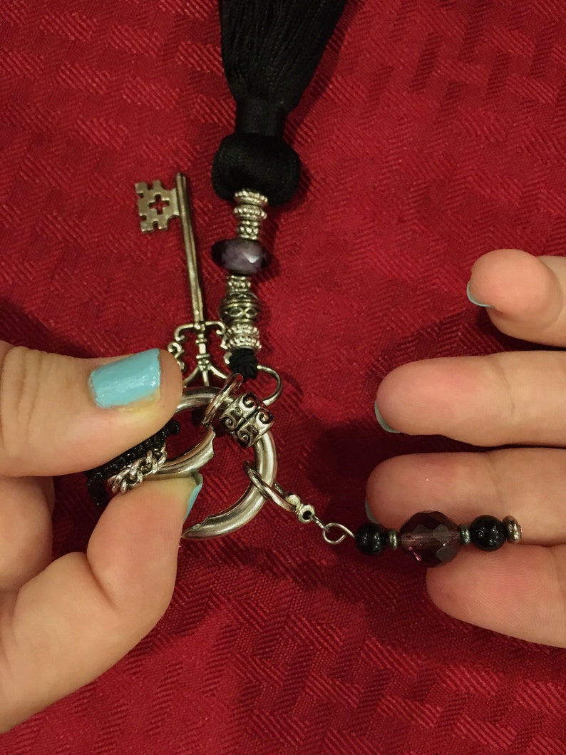 1920/'s length charm necklace