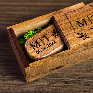 Oval Wood USB Flash Drive & Wooden USB Box Set - Custom Engraved USB Set - Video or Photography Wedding usb Packaging, Father&#39;s Day Gift