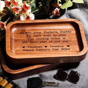 Leere deine Taschen Daddy - Personalisiertes Holztablett mit Gravur, Vatertagsgeschenk für Papa, personalisiertes Holztablett, personalisiertes Tablett für Männer