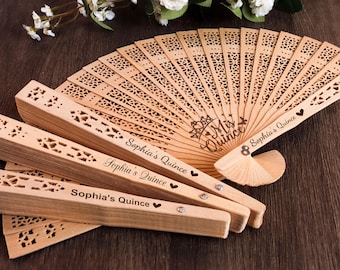 Gravure Mis Quince Años Fan Custom Verjaardagsbedankjes Quinceañera Party Favor Sweet 16 Sweet 15 Halloween-cadeaus Gepersonaliseerde Bruiloft Hand Fan