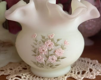 Fenton white pink flower Ruffle Rose bowl GLOWER