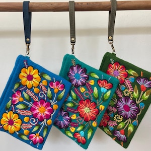 Embroidered Colorful Wristlet Purse, Made of Wool by Peruvian Artisans from Ayacucho, Flowers, Various Colors, Spring & Summer Fashion