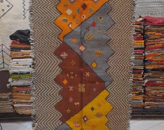 Handmade Berber Runner Rug: Vintage Moroccan Wool Kilim