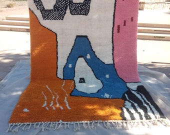 Handwoven Wool Berber Rug: Moroccan Retro Style