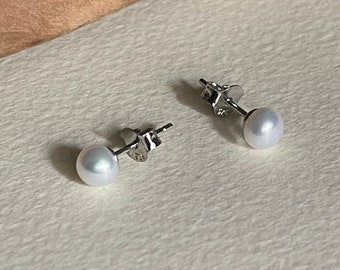 Pearl stud earrings ,Real Pearl Earrings Stud, pearl silver studs, Small Freshwater Pearl Earrings, Dainty Pearl Studs, Everyday Earrings
