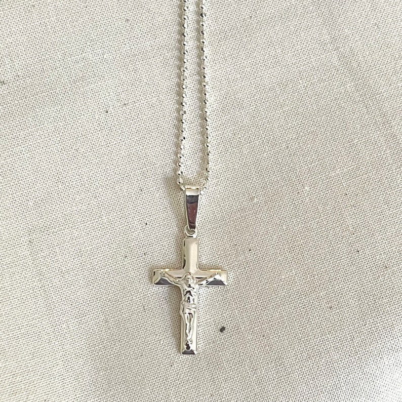 Elegant 925 Silver Crucifix Cross Necklace – A Timeless Symbol of Faith Image 5