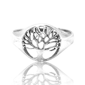 Tree of Life ring. Approx size 13mm Width