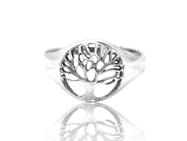 Tree of Life ring. Approx size 13mm Width
