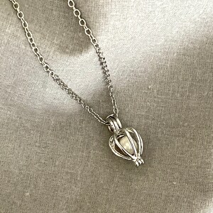 Pearl Cage Pendant  , Necklace Set Silver-tone Heart Cage Locket image 7