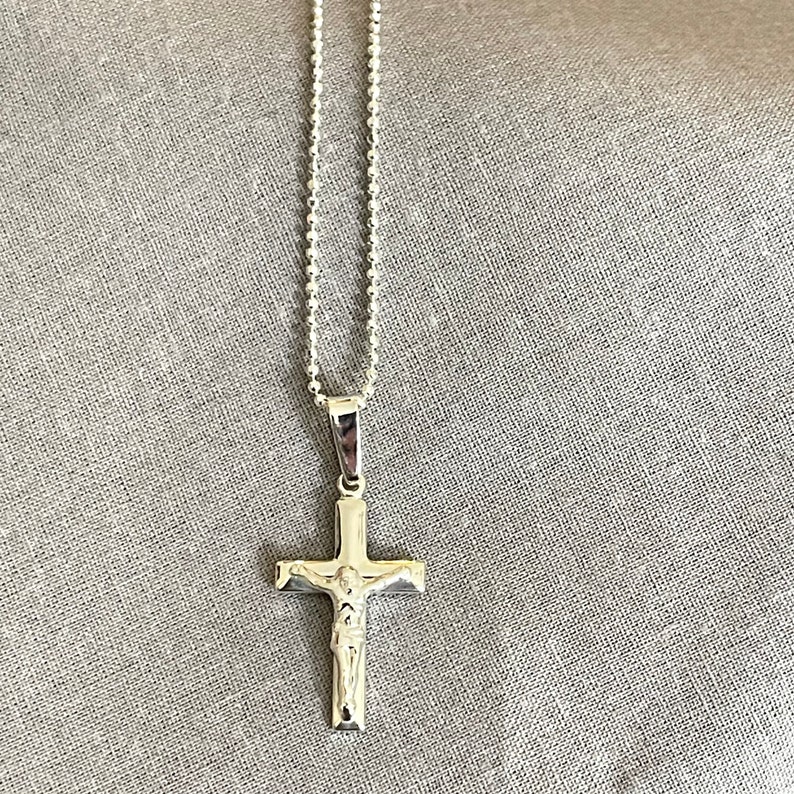 Elegant 925 Silver Crucifix Cross Necklace – A Timeless Symbol of Faith Image 6