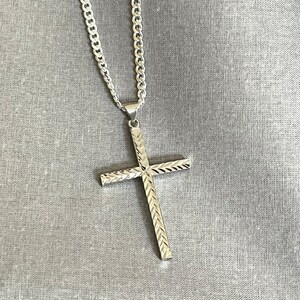 Sterling Silver Diamond Cut Cross Pendant, Curb Chain Image 1