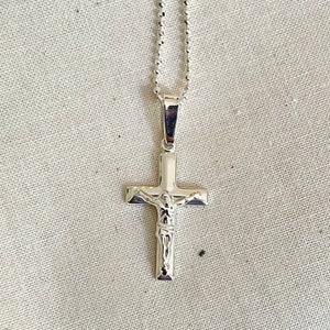 Elegant 925 Silver Crucifix Cross Necklace – A Timeless Symbol of Faith Image 3