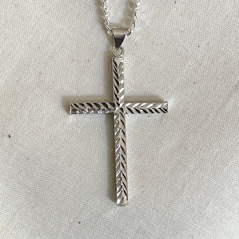Sterling Silver Diamond Cut Cross Pendant, Curb Chain Image 5