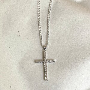 Sterling Silver Diamond Cut Cross Pendant, Curb Chain Image 3