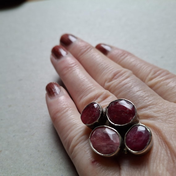 Raw genuine ruby ring, silver setting, silver gil… - image 3