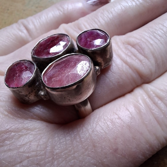 Raw genuine ruby ring, silver setting, silver gil… - image 2