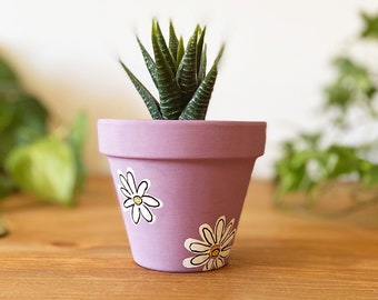 Hand Painted Planter | Daisies | Terracotta Pot | Clay Pot | Boho Decor | Home Decor | Indoor Planter | Flower Pot | Gifts for Her