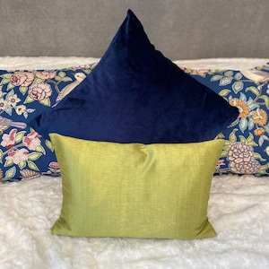 Set of 4 Cushion Covers - Bed display