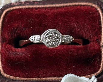 Antique Art Deco Diamond Solitaire Ring 18 Carat Yellow Gold and Platinum, Dainty Geometric Rose Cut Diamond Panel Ring, Art Deco Jewelry