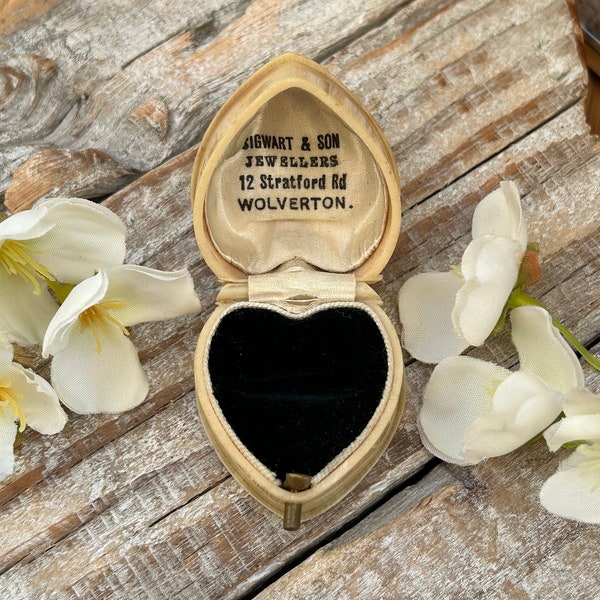 Antique Art Deco Heart Shaped Ring Box Bakelite Ivory 1920s, Unique English Ring Box, Engagement Wedding Ring Presentation Case, Photo Prop