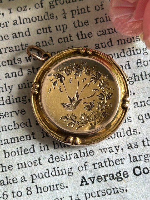 Antique Victorian Engraved Gold Locket Flowers an… - image 7