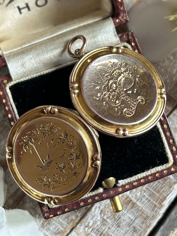 Antique Victorian Engraved Gold Locket Flowers an… - image 5