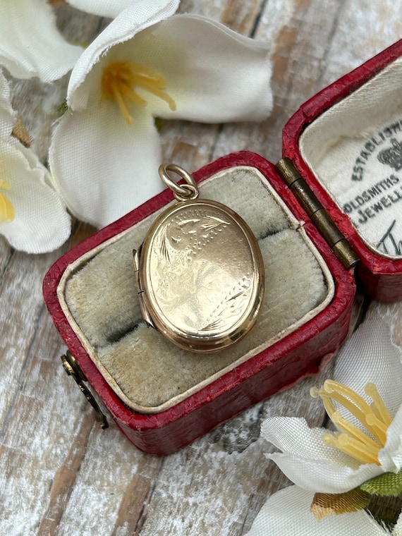 Vintage small gold locket sale