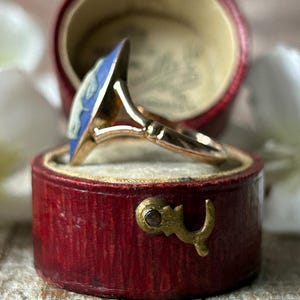 Antique Wedgwood Cameo Ring 9 Carat Gold Diana The Huntress 1930, Blue Jasperwear Artemis Goddess Navette Statement Ring, Gold Jewelry Gift image 3