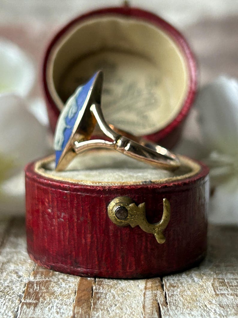 Antique Wedgwood Cameo Ring 9 Carat Gold Diana The Huntress 1930, Blue Jasperwear Artemis Goddess Navette Statement Ring, Gold Jewelry Gift image 3