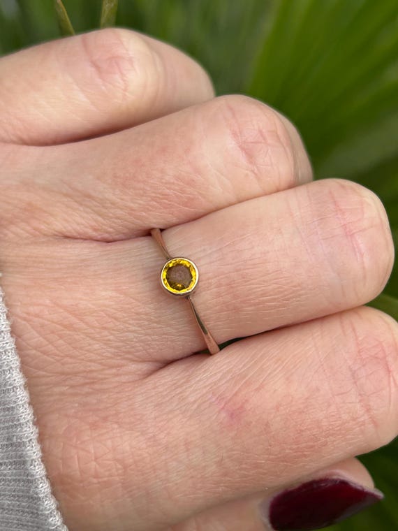 Antique Citrine Paste Solitaire Ring 9 Carat Yell… - image 2
