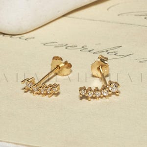 Pendientes trepadores de diamantes de circonita cúbica de oro • Pendientes tipo trepador de circonita cúbica • Pendientes pequeños de diamantes de plata esterlina • Regalo de aniversario