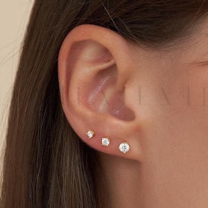 18K Gold Solitaire Diamond Cartilage Earring • Screw on Flat Back Labret Stud • Dainty Cartilage Studs • Everyday CZ Earrings • Tragus Studs