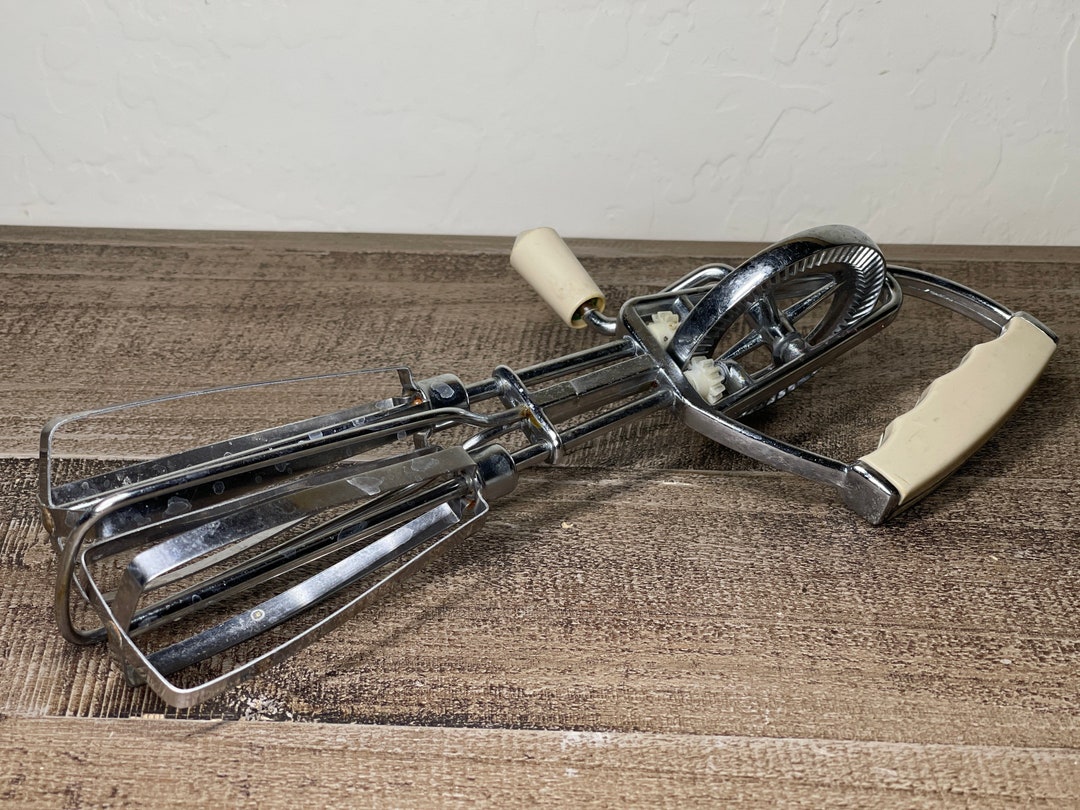 Vintage 1970s Mid Century Maynard Hand Mixer Etsy