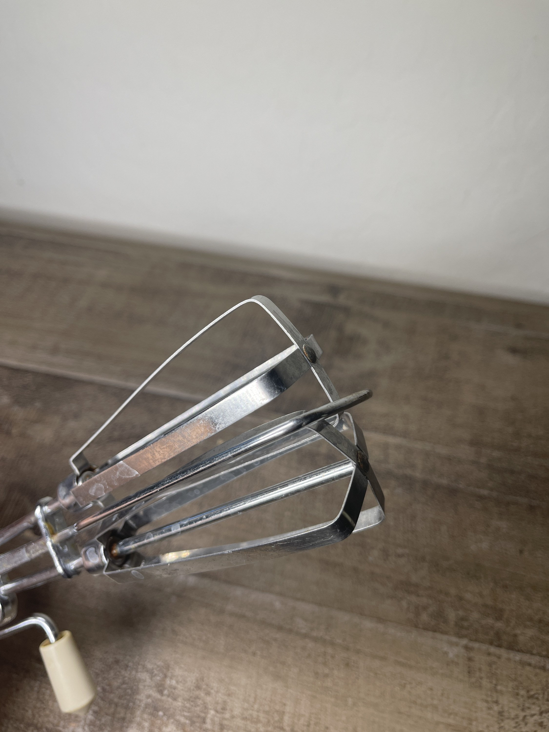 Vintage 1970s Mid Century Maynard Hand Mixer Etsy