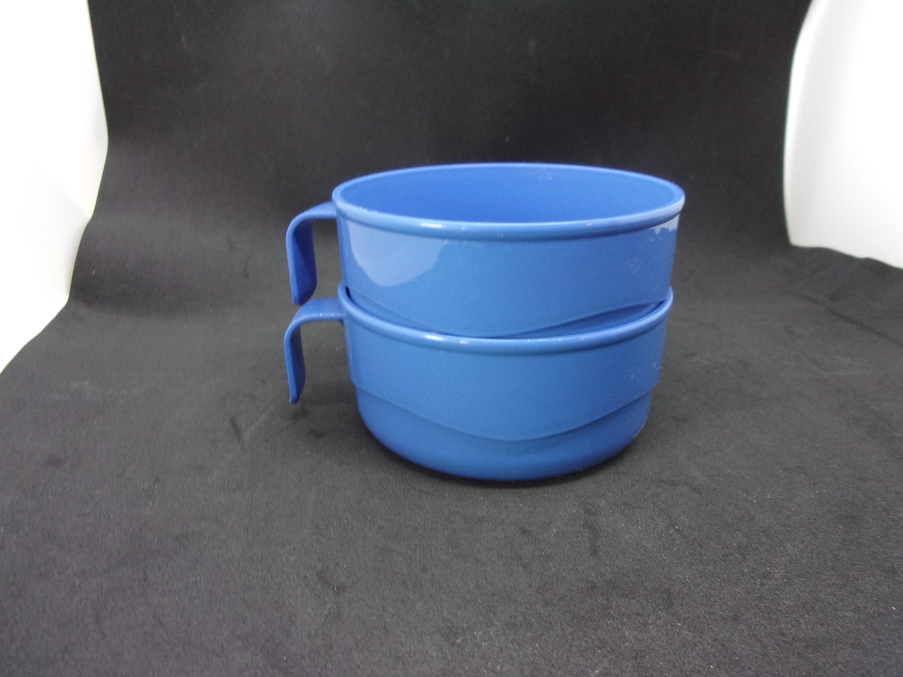 Tupperware ~ BRAND NEW ~ 2 cereal bowls & snack cup plaid/blue pattern RARE  SET