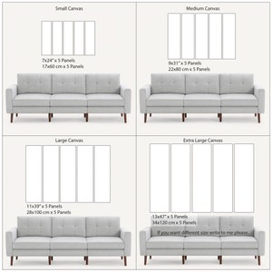 Op de afbeelding: Een vergelijking van verschillende canvas printformaten voor een multi-panel wandkunstset. De formaten zijn: Klein (7x24 inch, 17x60 cm), Medium (9x31 inch, 22x80 cm), Groot (11x39 inch, 28x100 cm) en Extra Groot (13x47 inch, 34x120 cm). Elk formaat wordt getoond met een bank ervoor om te illustreren hoe de canvas print eruit zou zien aan een muur.