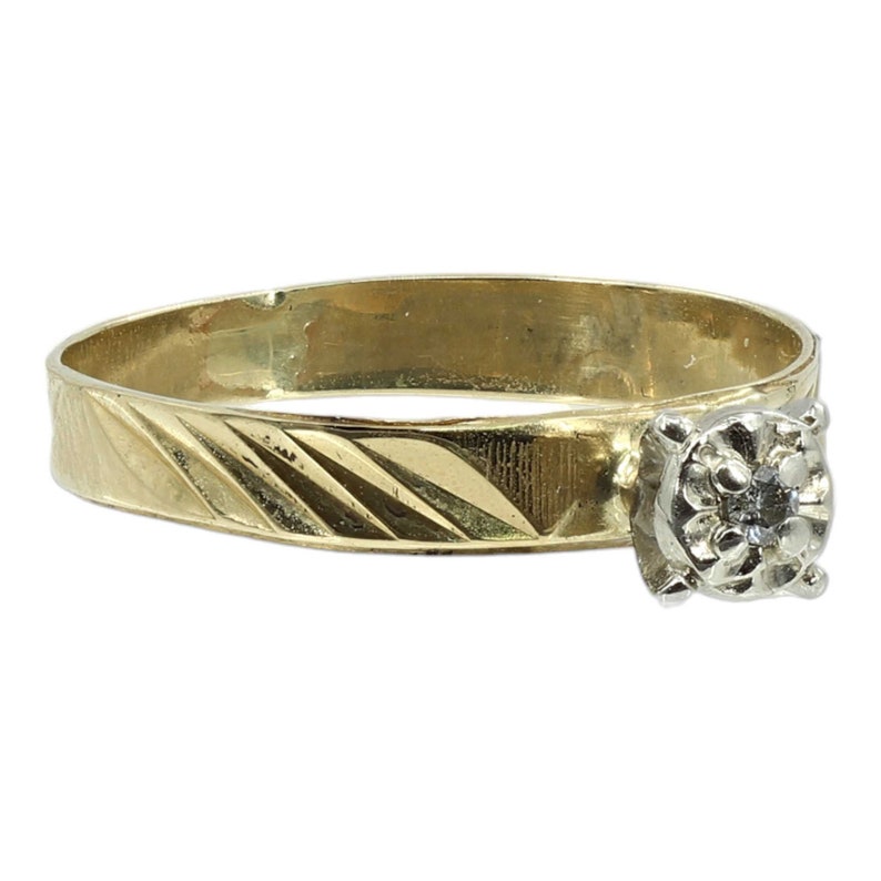 Ladies 14k Yellow Gold Diamond Cut Illusion Set Ring