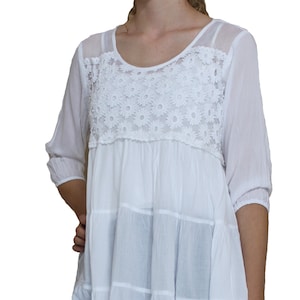 Handmade Sacred Threads White w/Lace Bodice Blouse - Size Small
