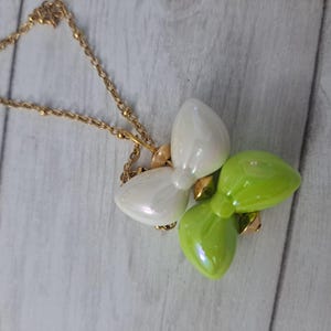 Green and White Bow Bead Chain Necklace