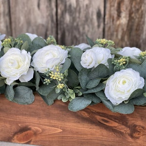 Arreglo floral en caja de madera, centro de mesa para el comedor, decoración de granja con flores de eucalipto, arreglo floral, centro de mesa rústico para bodas imagen 5