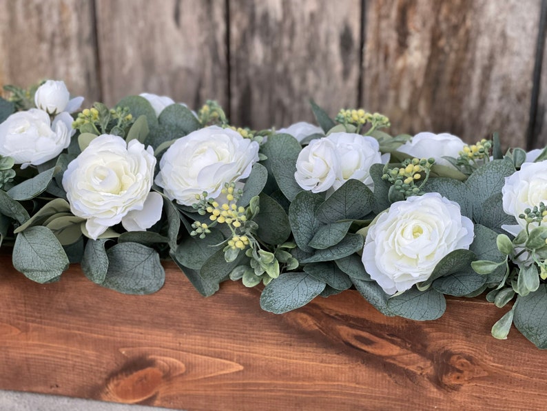 Arreglo floral en caja de madera, centro de mesa para el comedor, decoración de granja con flores de eucalipto, arreglo floral, centro de mesa rústico para bodas imagen 5