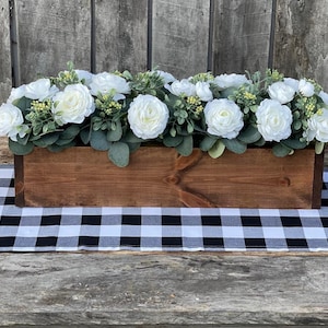 Arreglo floral en caja de madera, centro de mesa para el comedor, decoración de granja con flores de eucalipto, arreglo floral, centro de mesa rústico para bodas imagen 1