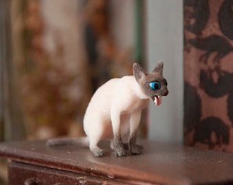Miniature cat vomintng, artisan pet in 1:12 twelfth scale for doll house of diorama. Fluffy siamese kitten toy