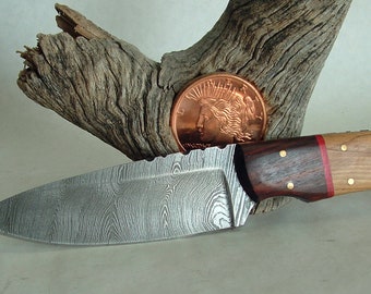 Handmade Damascus Steel Knife: Drop Point Blade, Olive & Walnut Handle