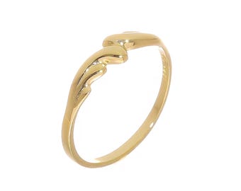Anillo minimalista de oro amarillo macizo de 14 k con forma de cúpula y espiral. Anillo minimalista de cóctel.