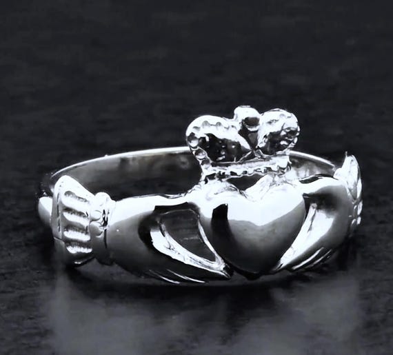 Anillo Claddagh de oro blanco macizo de 14 k con forma de corazón