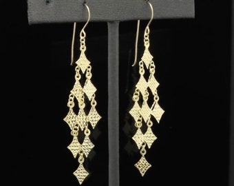 Boucles d'oreilles pendantes délicates pendantes en or jaune 14 carats avec hameçons/fils d'oreille français en forme de diamant