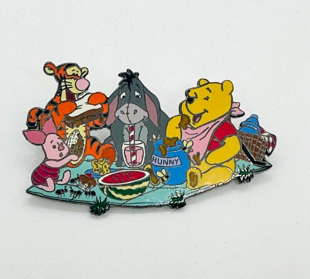 Disney Pin Winnie the Pooh and Friends Summer Picnic Tigger Piglet